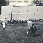 Соревнования по борьбе в Бухаре. С открытки начала XX в.