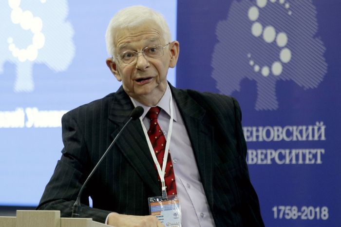 кадемик РАН Владимир Сергиев