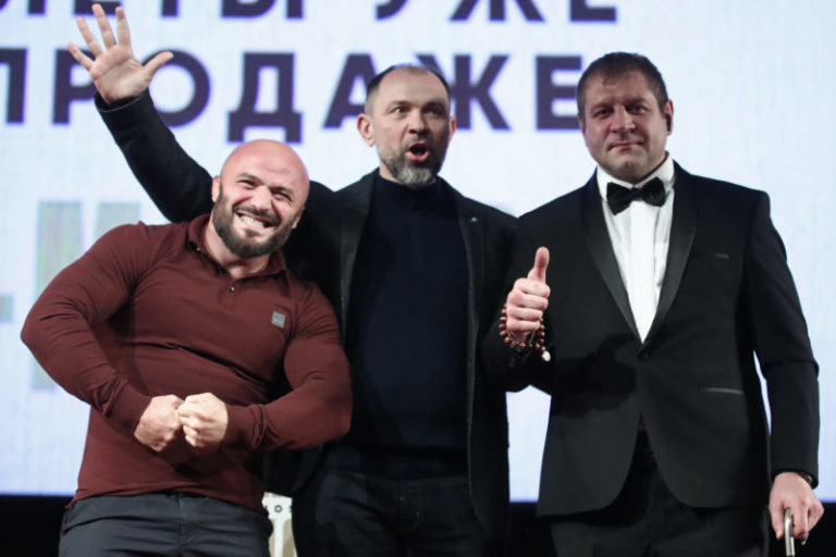 исмаилов и емельяненко улыбаются
